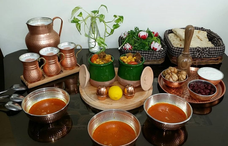 দিজি: বিশেষ পদ্ধতিতে রান্না ও পরিবেশন করা জনপ্রিয় ইরানি খাবার